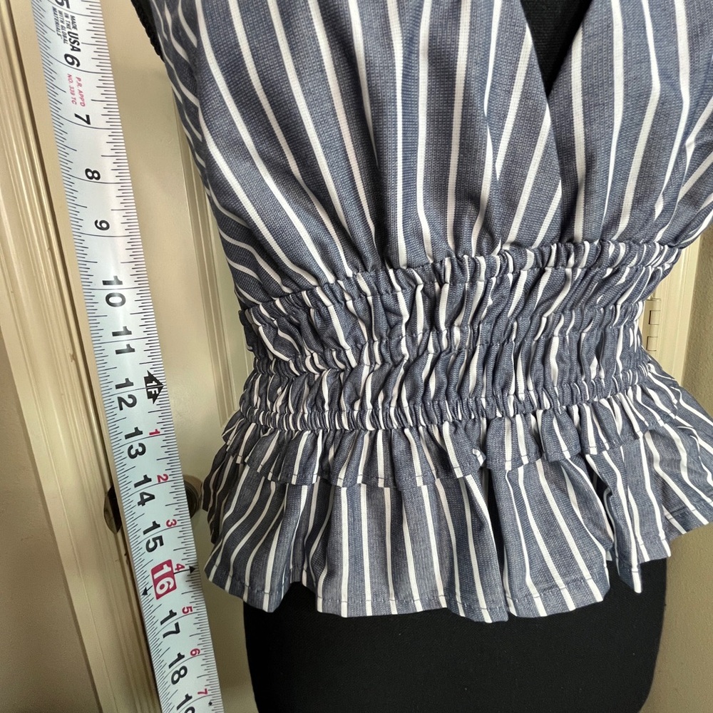 Sim & Sam Sleeveless Top NWT - Picture 4 of 6